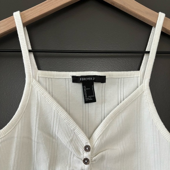 F21 White Button V Neck Dainty Tank Top with Ruffled Hem Size Small - Picture 2 of 4